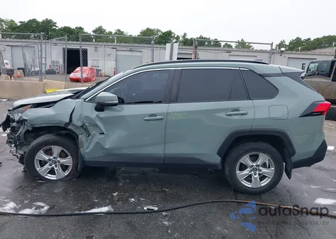 2019 Toyota Rav4 Xle z USA, uszkodzony, nr VIN 2T3P1RFVXKC040637
